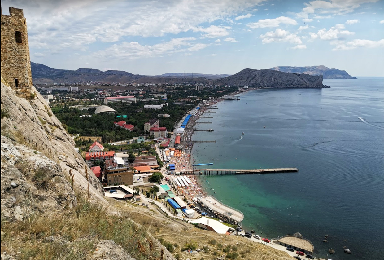 Судак тусовочный курортный город в Крыму