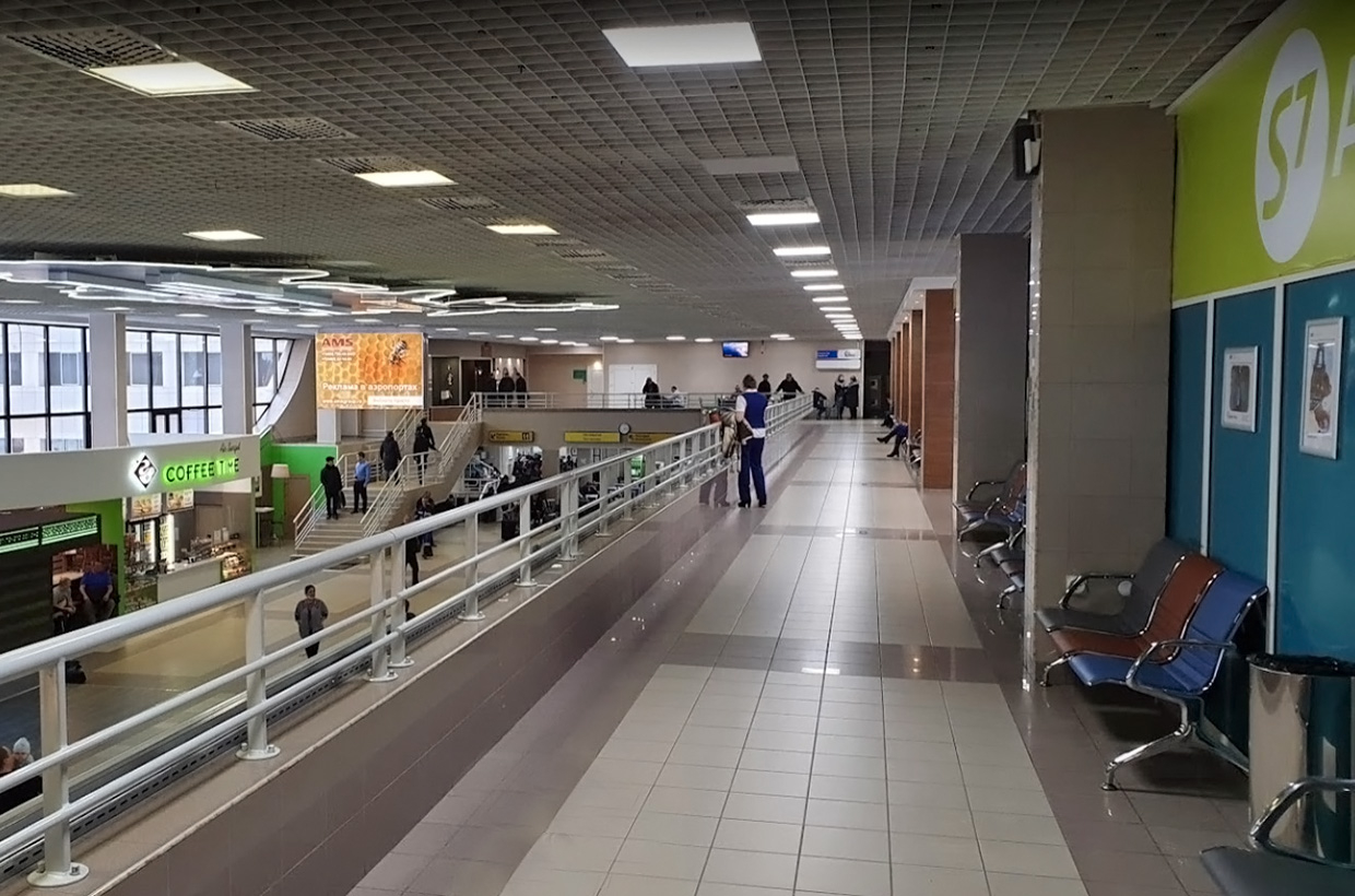 Аэропорт Сургут где поесть и магазины