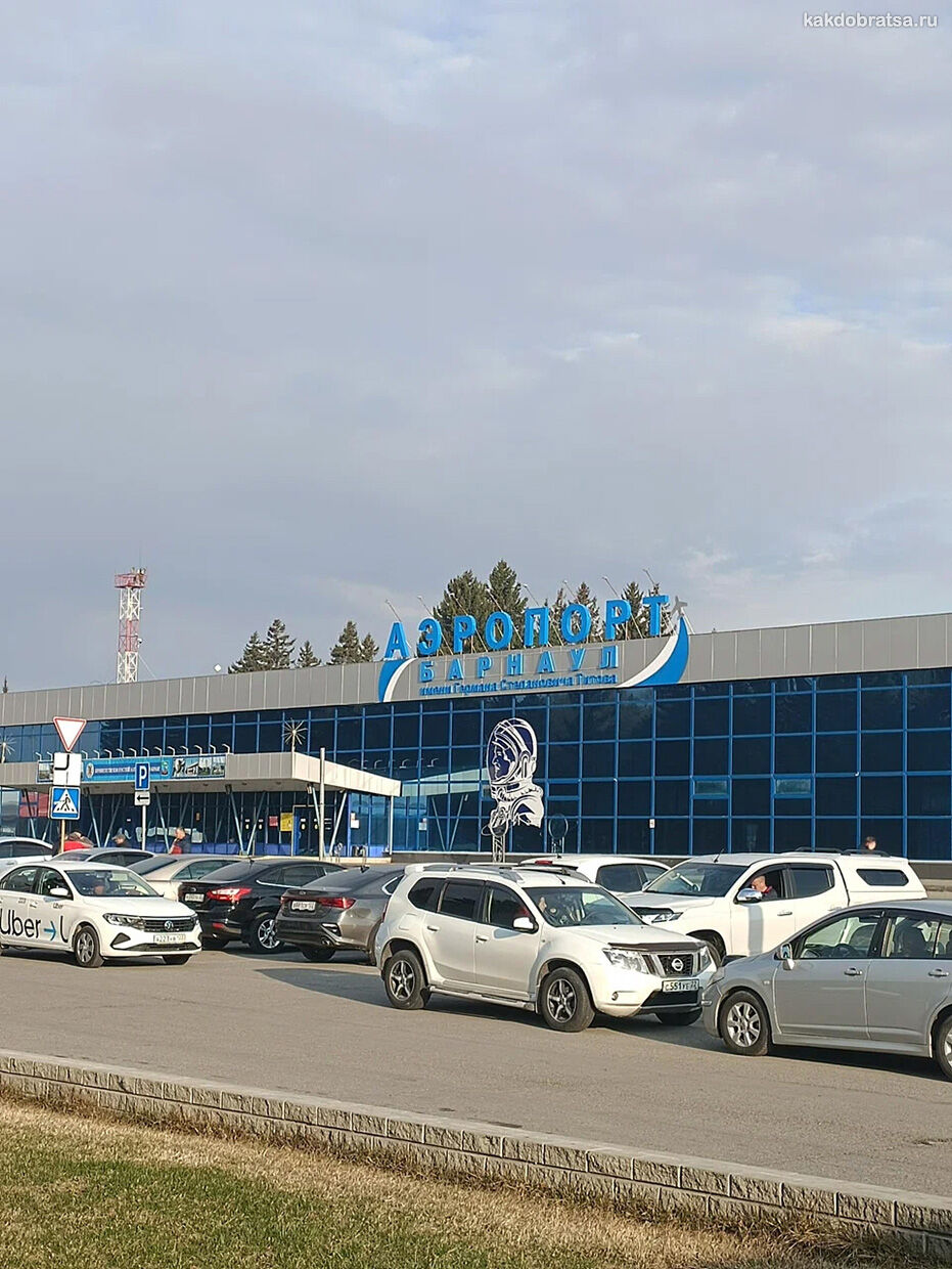 Парковка в аэропорту Барнаула